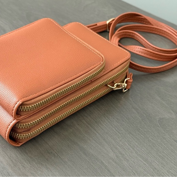 Malibu Skye Brianna Triple Zipper Crossbody Handbag Brown - Picture 7 of 13